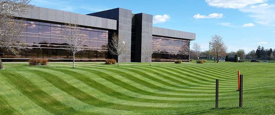 Commercial property in St. Cloud, MN with lawn mowing and maintenance.